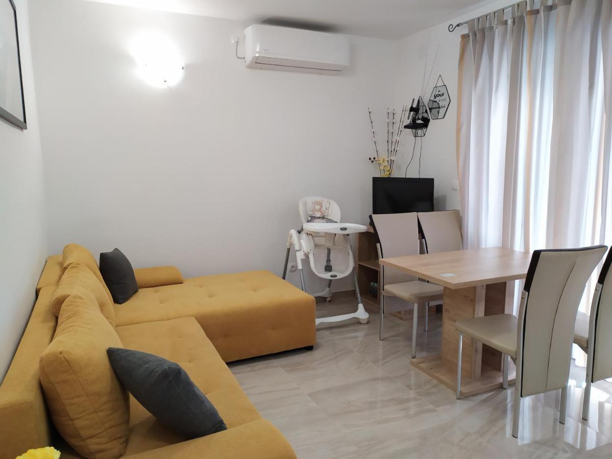 Apartmani Mira Nin Exterior foto