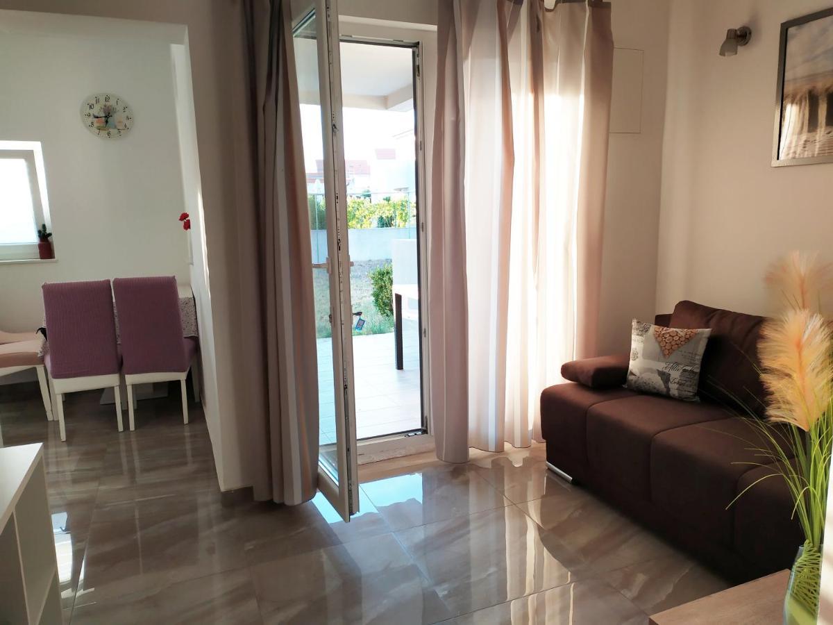 Apartmani Mira Nin Exterior foto