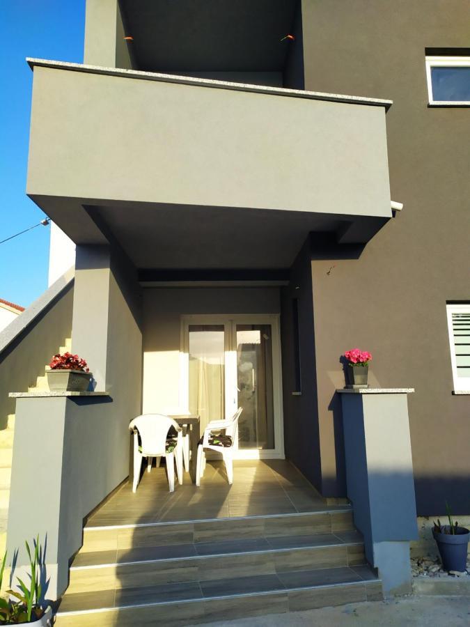Apartmani Mira Nin Exterior foto