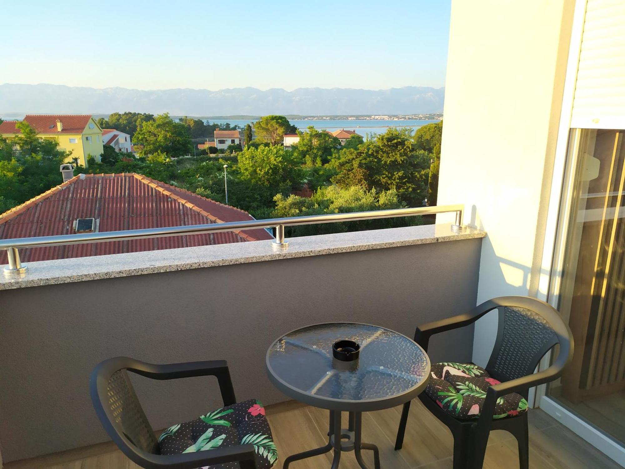 Apartmani Mira Nin Exterior foto